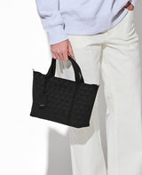 モノグラム柄ジップトート