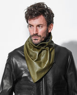 レザースカーフ