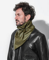 レザースカーフ