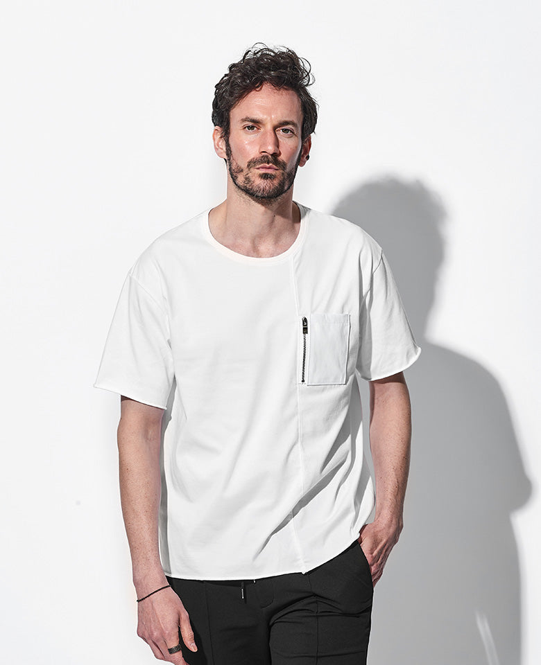 【数々のアワードを受賞】 フェイクレザー ジップポケットTシャツ 買えるLEON – トップス