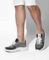 ローカットスニーカー