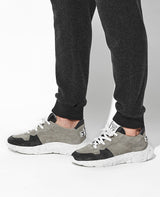 ローカットスニーカー