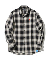 チェックシャツ