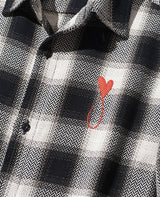 チェックシャツ