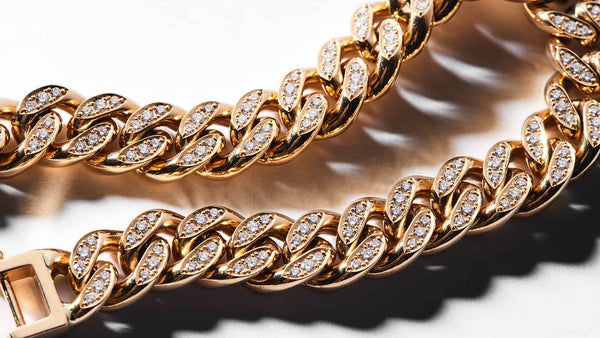ダイヤと金の輝きを存分に堪能できる「カプリシャスクロス」の喜平ブレスレット