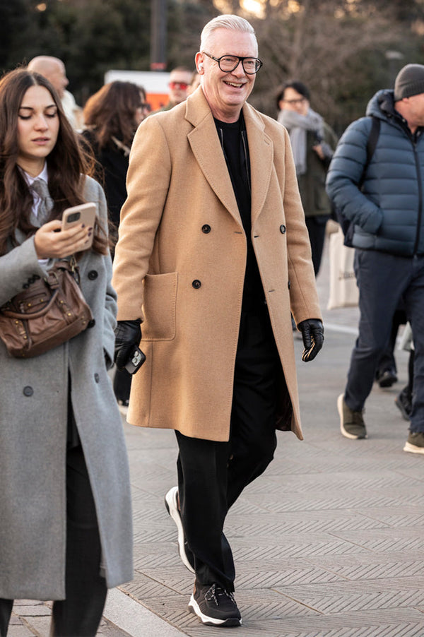 キャメルこそブラックでメリハリ上手に