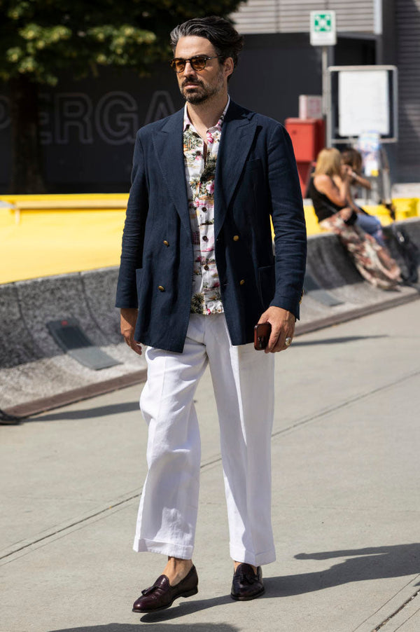 ジャケットx派手柄シャツでリゾーティに