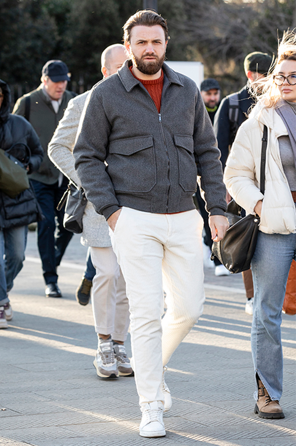 モダンにキマるグレーブルゾン