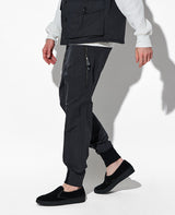 ハイブリッド・ユーティリティ・ジップ・カーゴ・パンツ