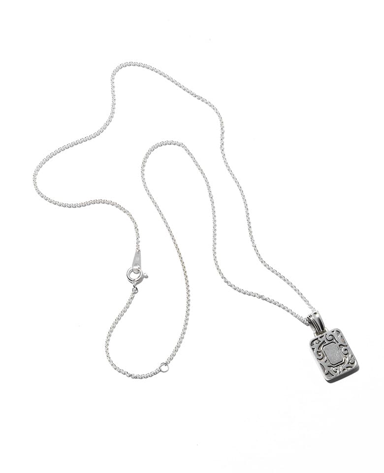 GRASS TANGLE PENDANT NECKLACE