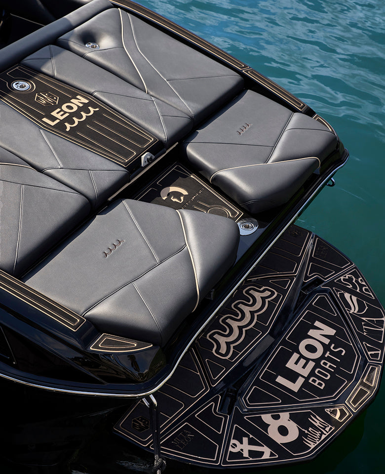 muta MARINE ×CENTURION BOATS ×LEON Nv243 スペシャルボート