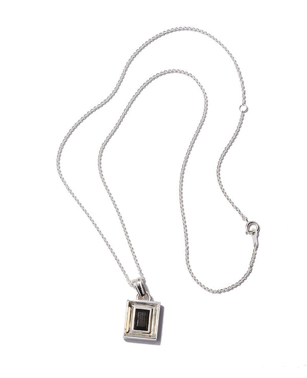 ART FRAME PENDANT  “ROUND AND ROUND”