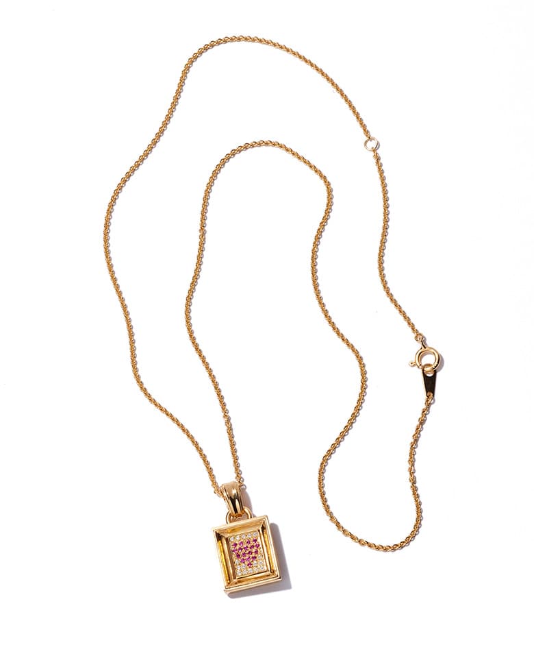 ART FRAME PENDANT  “ROUND AND ROUND”