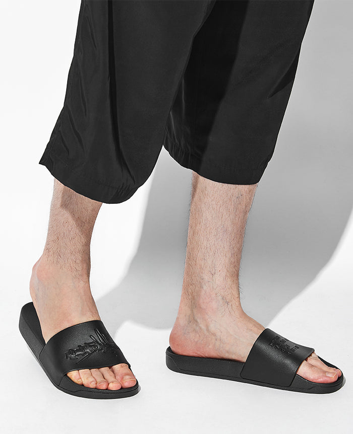 0625ALMOST_005_M_003_700x.jpg?