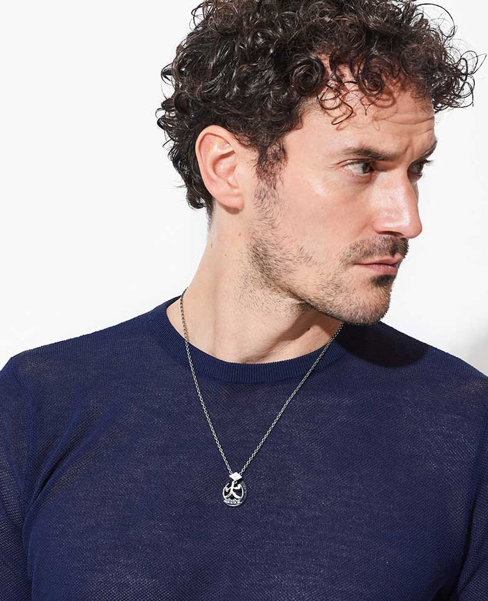 新品] 鉄扇 風林火山金色文字入り 収納ケース付き スタイリッシュな