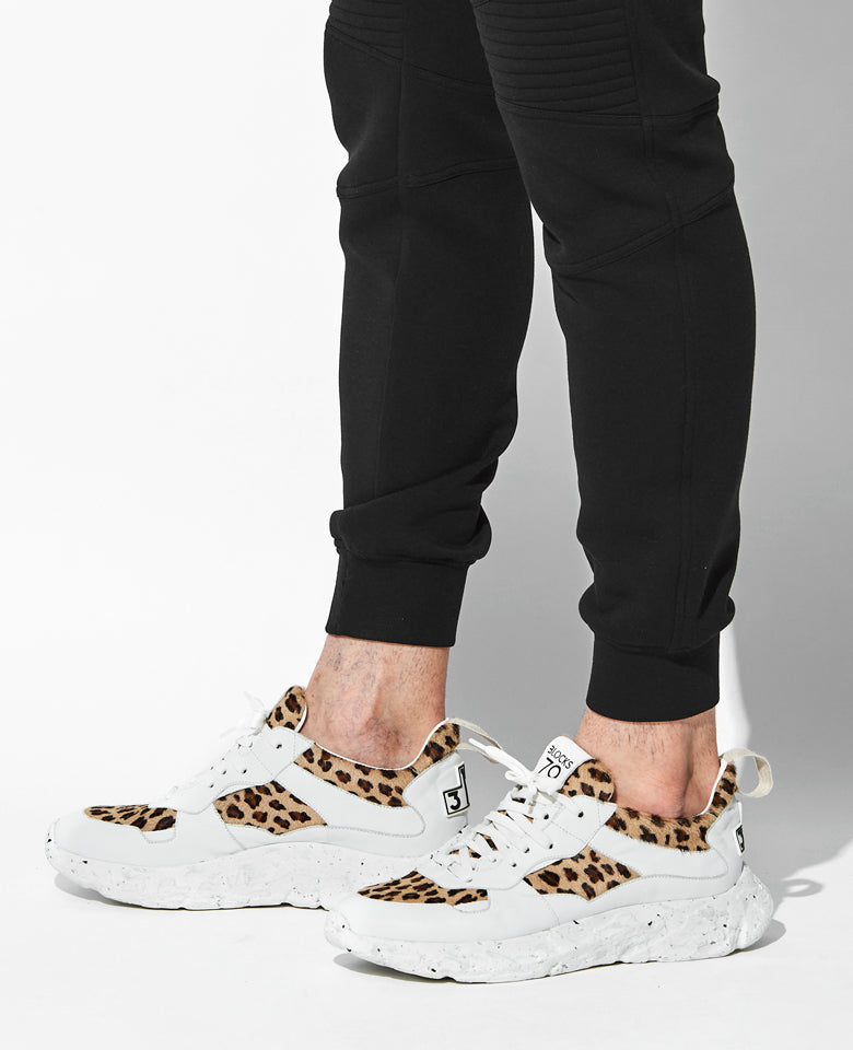 ローカットスニーカー