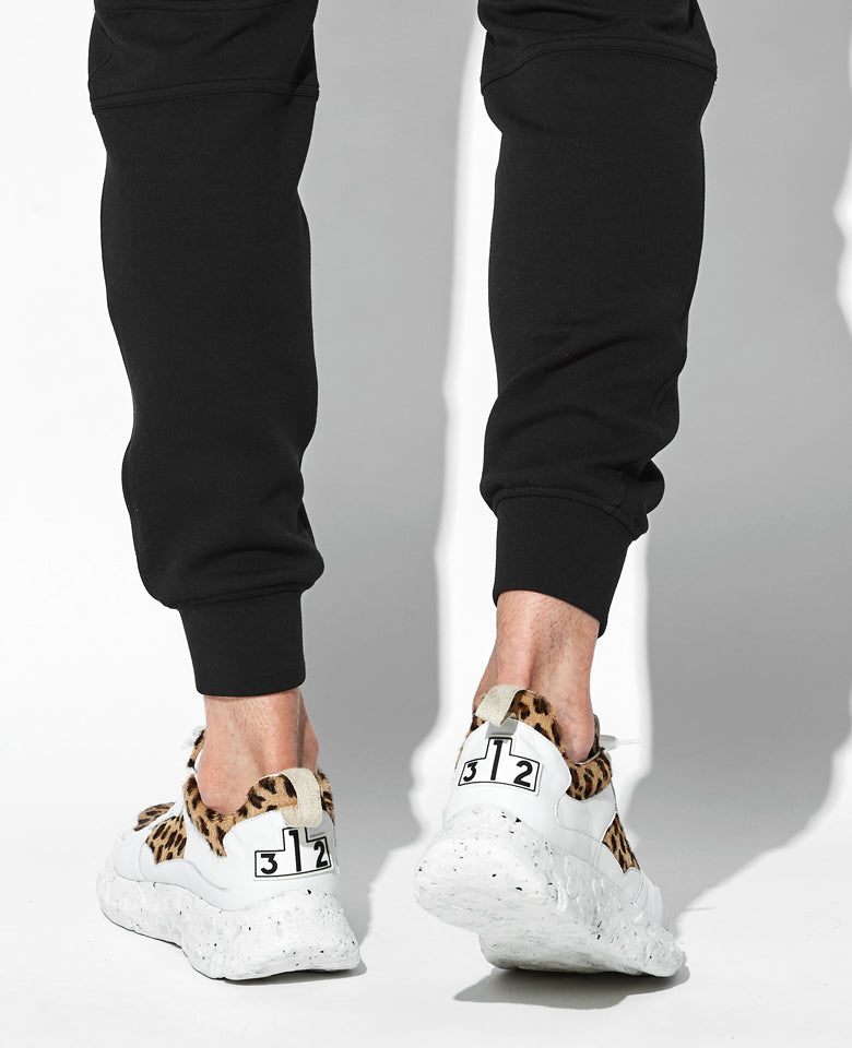 ローカットスニーカー