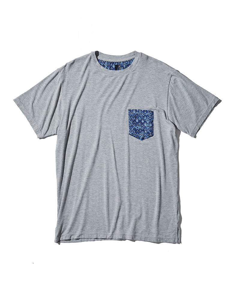 ラウンドネック Tシャツ