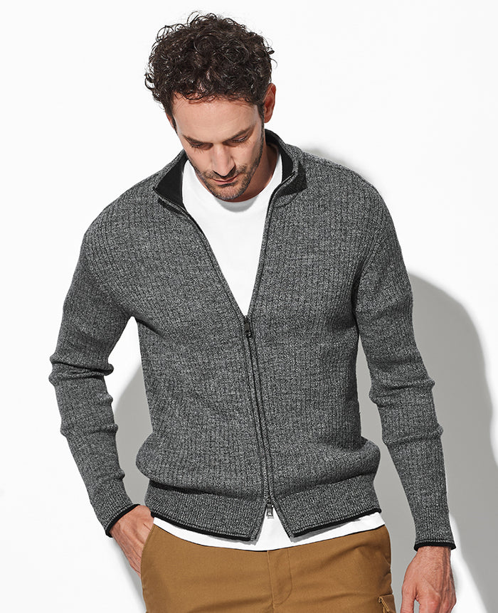 トップス – Page 2 – 買えるLEON