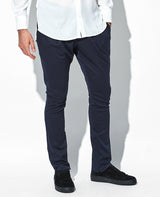 スリムスラックス