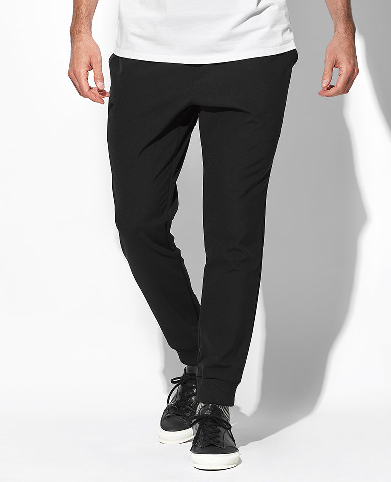 ブラックナイロンパンツ