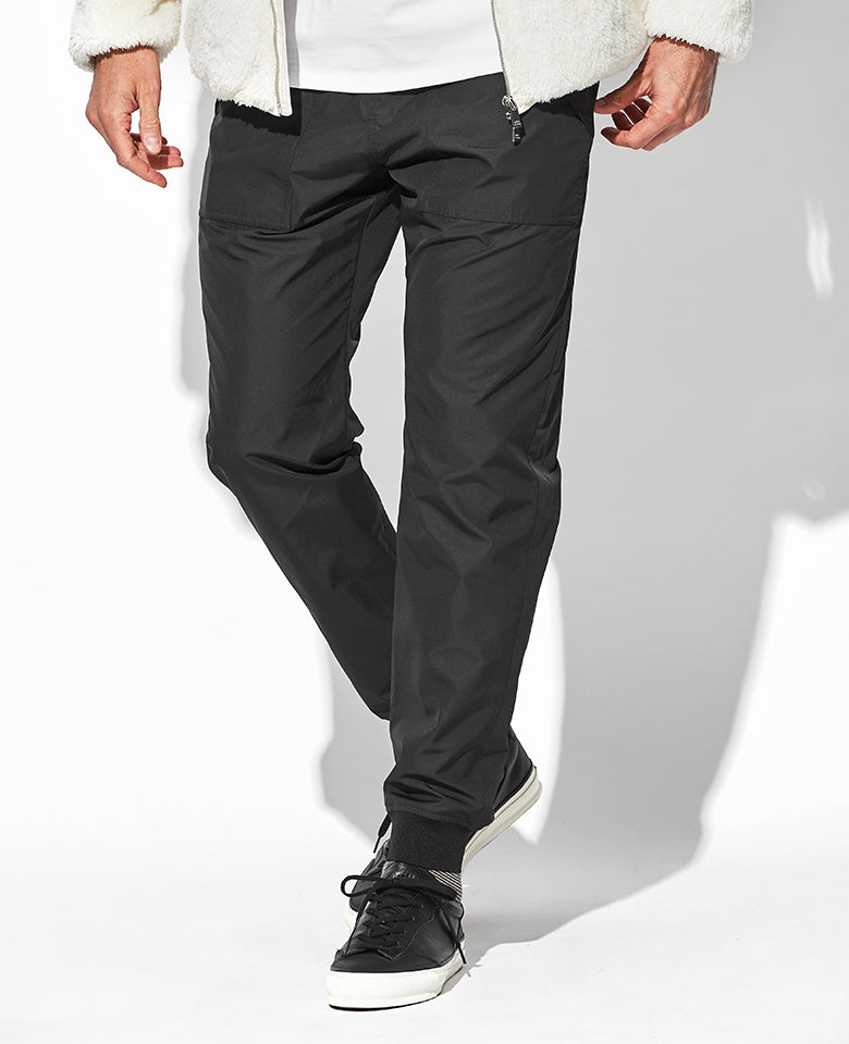 ナイロンパンツ