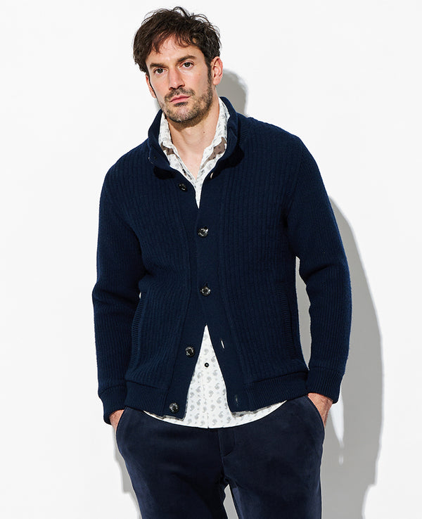 裏付きニットアウター