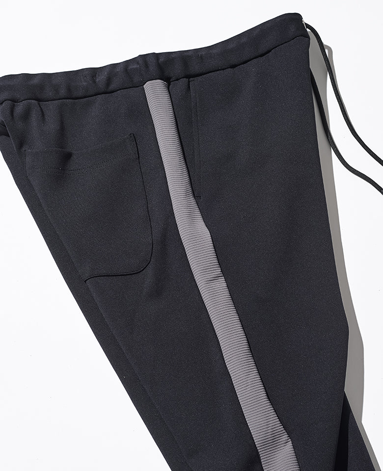 ジオメトリックウェーブ キルティングセットアップ(ブラック)