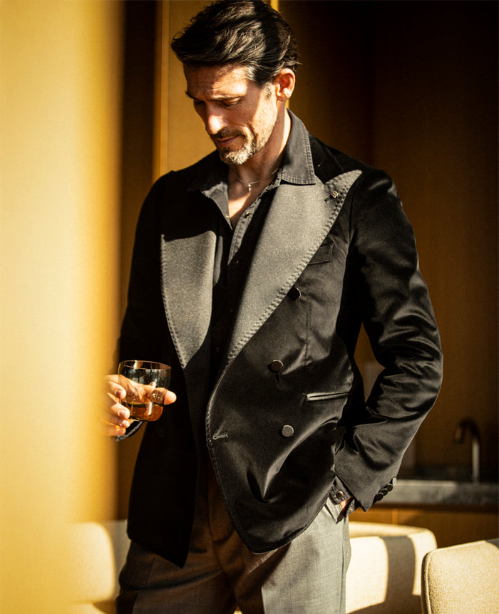 極美 50 TAGLIATORE タリアトーレ ラペルピン スペアボタン付 極美 50 TAGLIATORE ラペルピン スペアボタン付 GREY VIRGIN WOOL